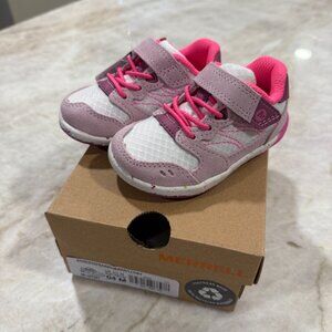 NWT Merrell Little Kid's Bare Steps A83 Sneakers - size 4 M